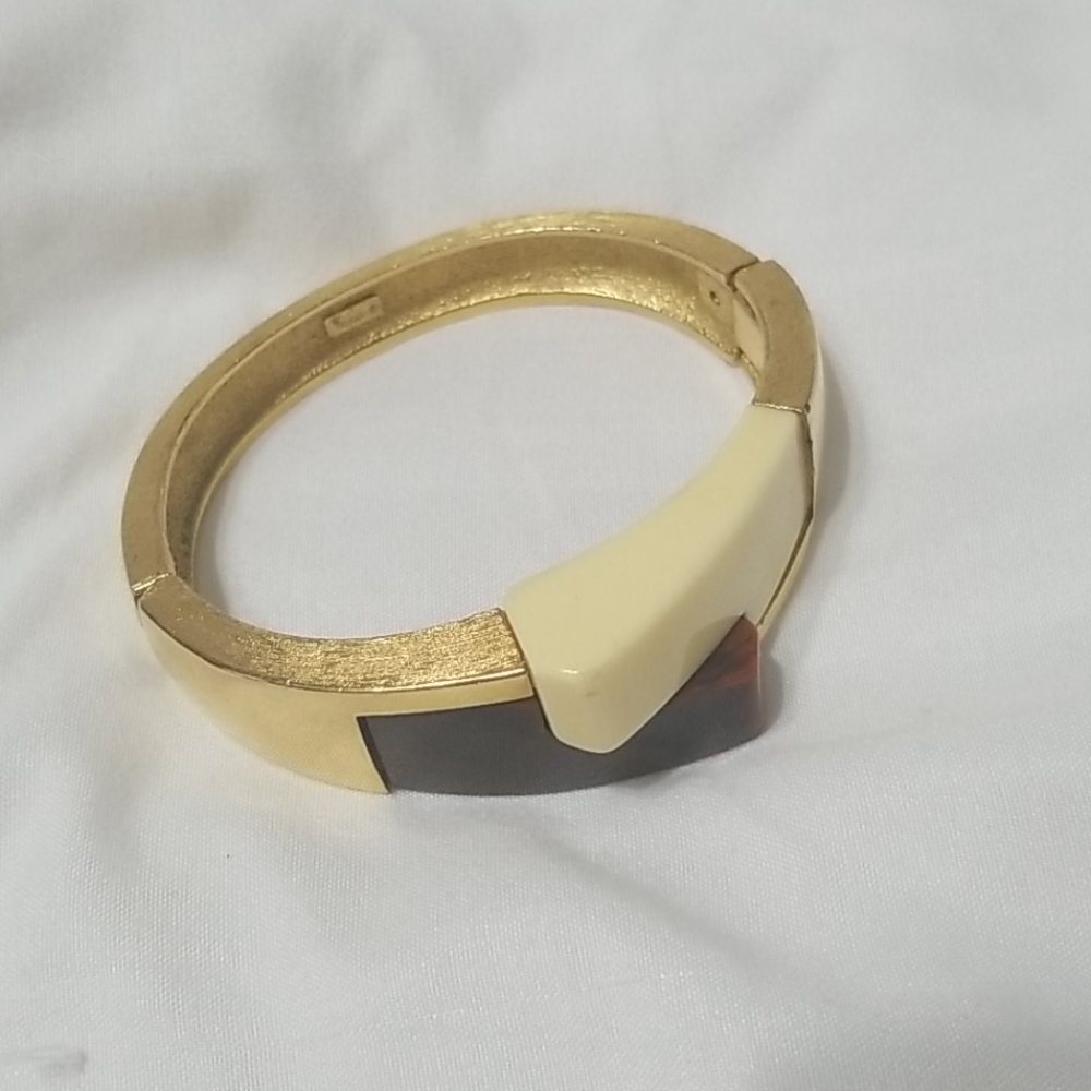 Vintage Crown trifari bangle bracelet - Picture 1 of 5